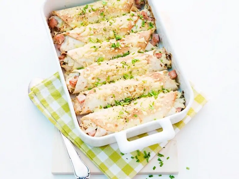 Tortillagratin mit Sauerkraut und Leberkäse