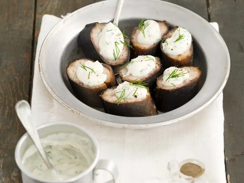 Räucheraal mit Ricotta-Meerrettich-Dip
