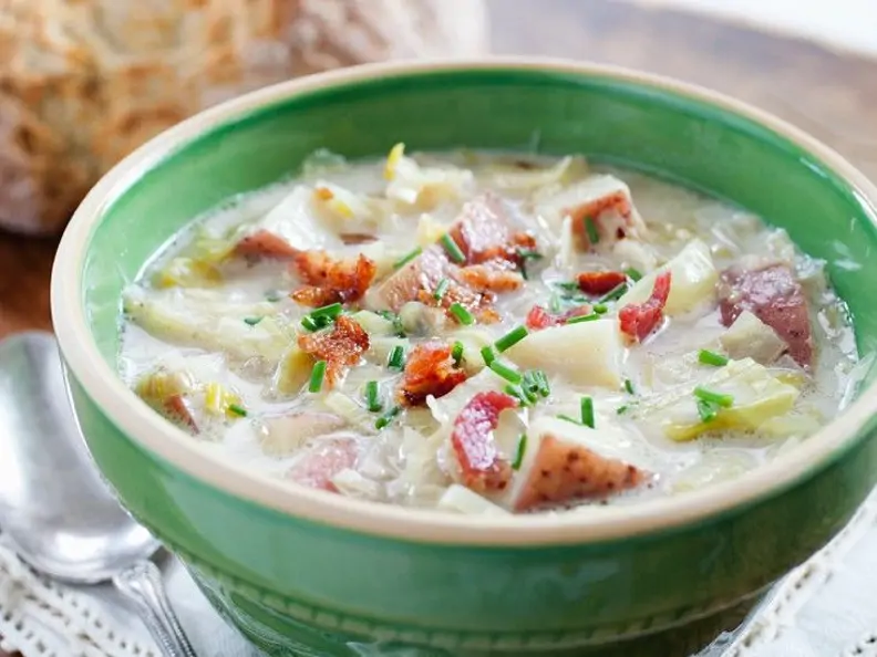 Weißkohl-Kartoffel-Suppe
