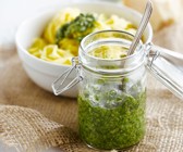 Basilikum-Pesto mit Walnüssen