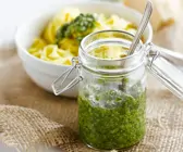 Basilikum-Pesto mit Walnüssen