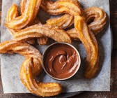 Churros mit Schokolade