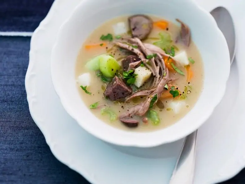 Gänsekleinsuppe mit Gemüse