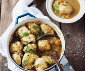 Gemüsesuppe mit Hefeklößchen
