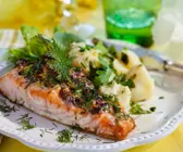 Überbackener Lachs mit Kartoffeln