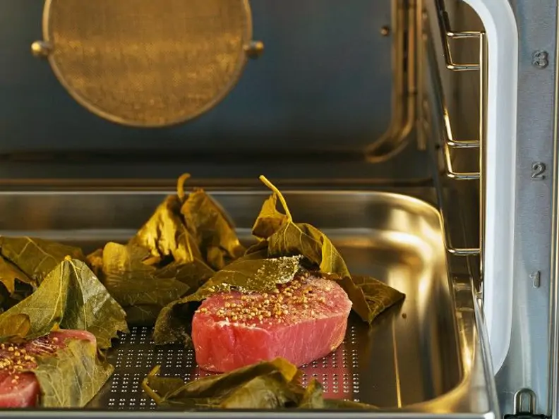 Gedämpfte Thunfischfilets mit Koriandersalz