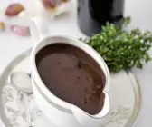 Bratensauce mit Rotwein