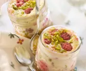 Kleine Himbeer-Cheesecakes