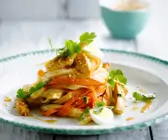 Chinanudeln mit Hähnchen, Sesam und Möhren