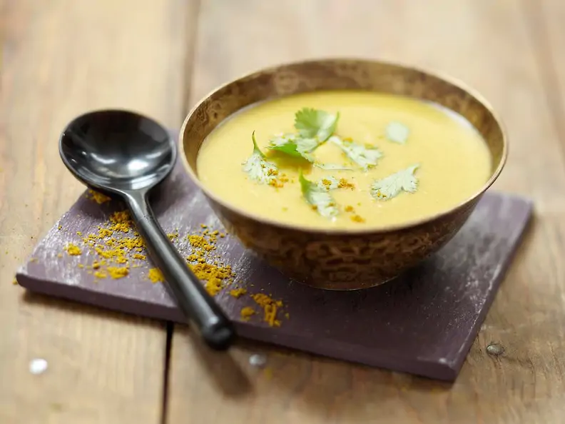 Suppe aus roten Linsen