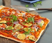 Bunter Gemüse-Flammkuchen