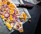 Kürbis-Zwiebelpizza