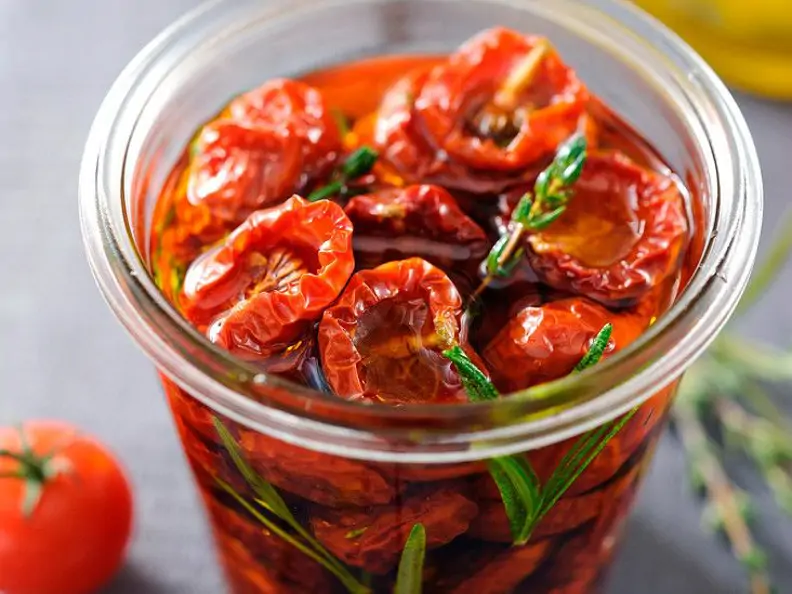 Marinierte getrocknete Tomaten