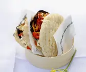 Gefüllte Pitabrote mit Gemüse vom Grill und Feta