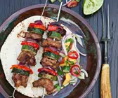 Schweinefleisch-Gemüsespieße vom Grill