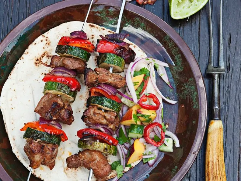 Schweinefleisch-Gemüsespieße vom Grill