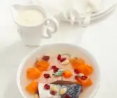 Lachs in Aspik mit Möhren und Cranberries