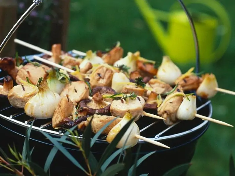 Grillspieße mit Filet und Pilzen