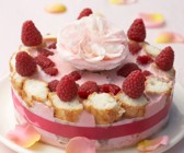 Charlotte mit Himbeermousse