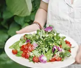 Rucola-Kressesalat mit Holunder