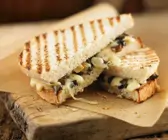Toast-Sandwich mit Champignons