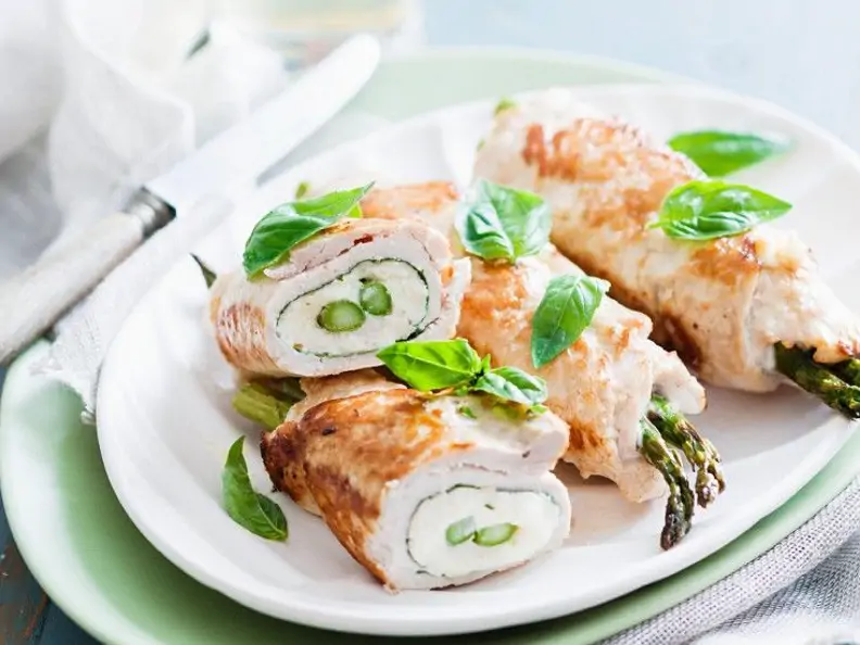 Hähnchenröllchen mit Spargel