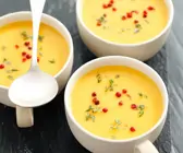 Kürbissuppe mit rotem Pfeffer