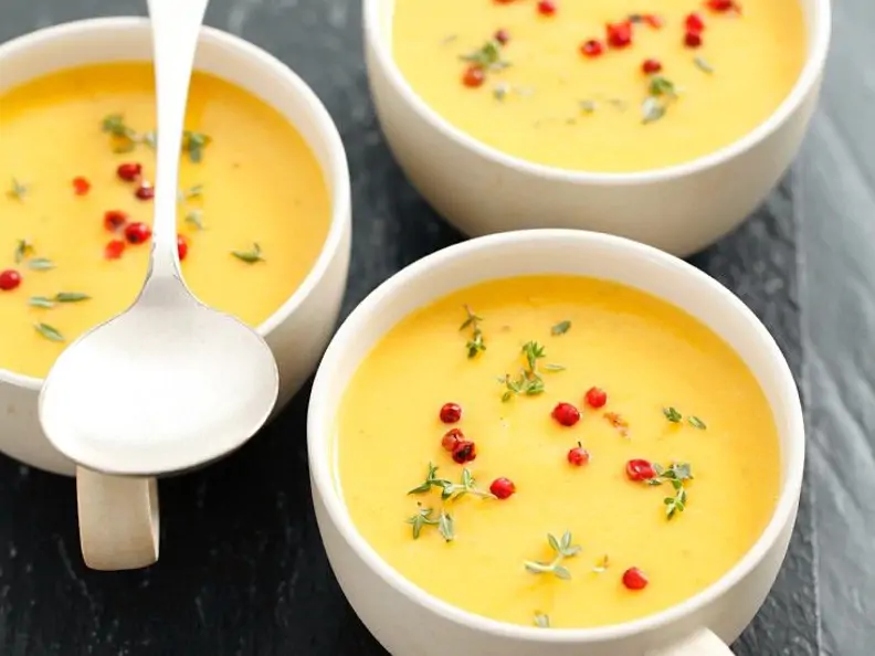 Kürbissuppe mit rotem Pfeffer