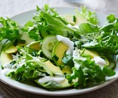 Endiviensalat mit Avocado