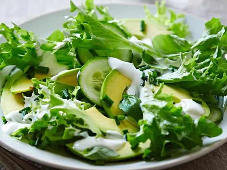 Endiviensalat mit Avocado