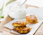 Gemüse-Rösti mit Joghurtsoße