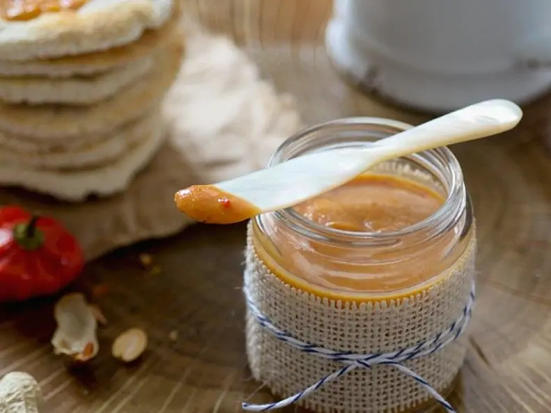 Scharfe Erdnusssauce