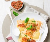 Ravioli mit Bolognese