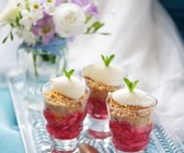 Rhabarber-Schichtdessert