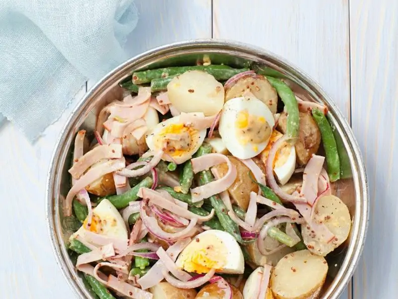 Kartoffel-Bohnensalat mit Ei