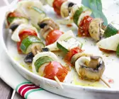 Mediterrane Grillspieße mit Gemüse