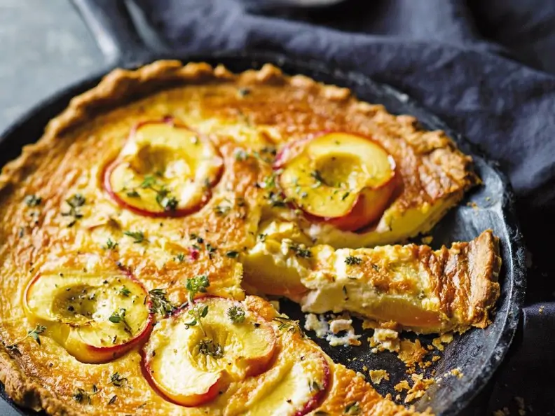 Ziegenfrischkäsetarte mit Nektarinen