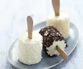 Eis am Stiel mit Frischkäse und dreierlei Ummantelung