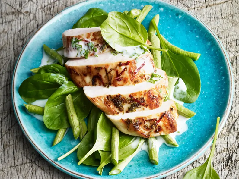 Hähnchensalat mit Spinat