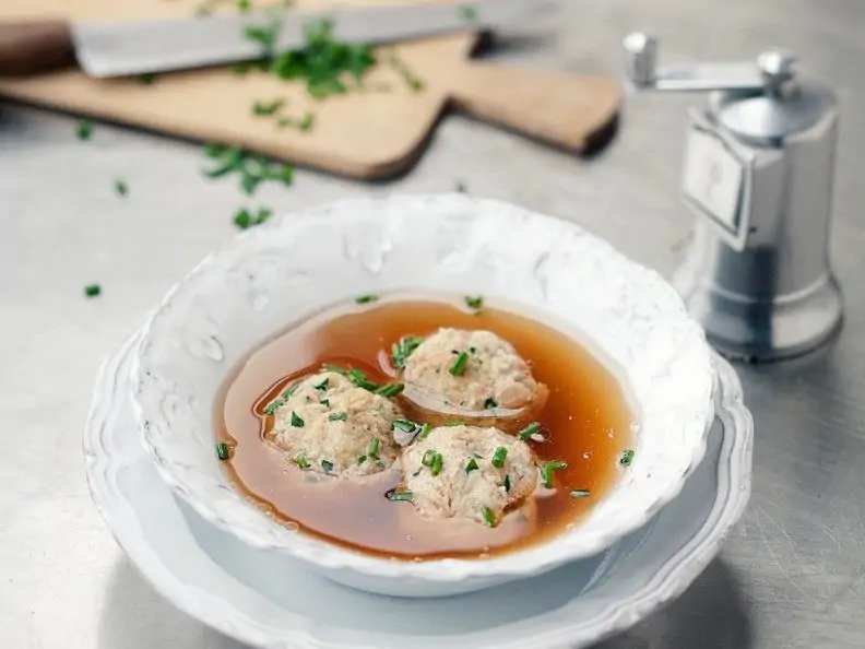 Leberknödel in Brühe