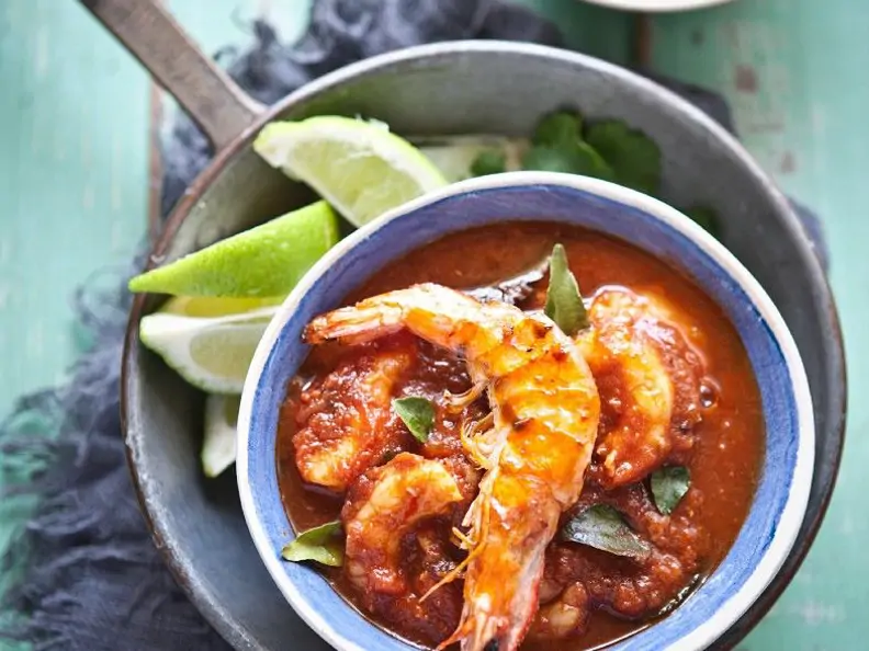 Shirmps in Tomatensauce mit Reis