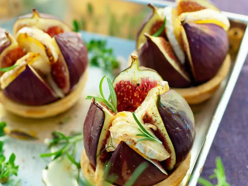 Feigentarteletts mit Ziegenkäse