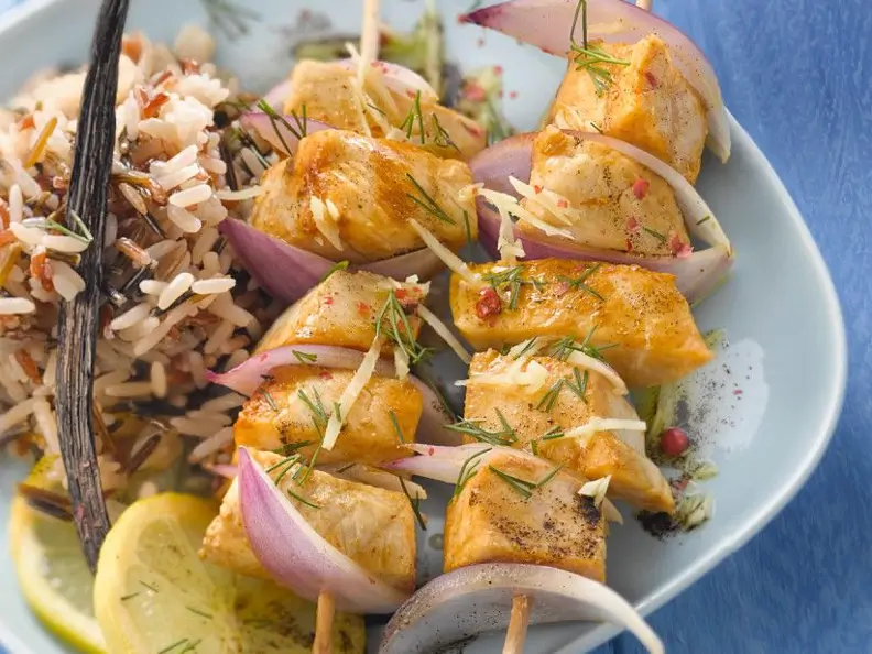 Spieße mit Schwertfisch und Vanille