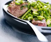 Navarin vom Lamm mit Erbsen und Bohnen