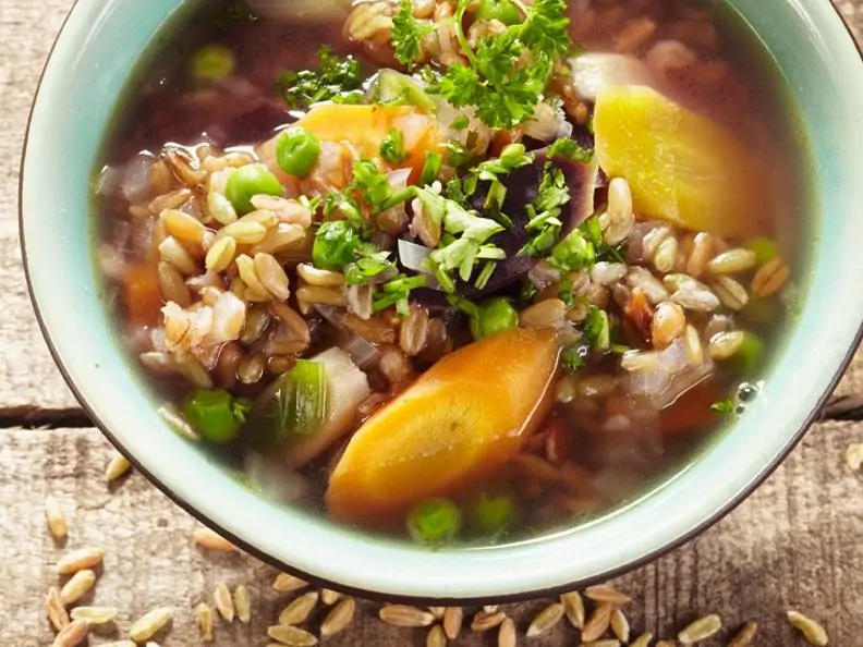 Grünkern-Gemüsesuppe