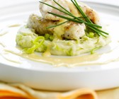 Gebratener Seeteufel mit Püree und Senfsauce