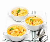 Kartoffelsuppe mit Nudeln und Paprika