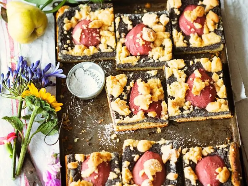 Mohnkuchen mit Birnen