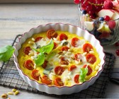 Quiche mit Polenta, Zwiebeln, Kirschtomaten und Gorgonzola