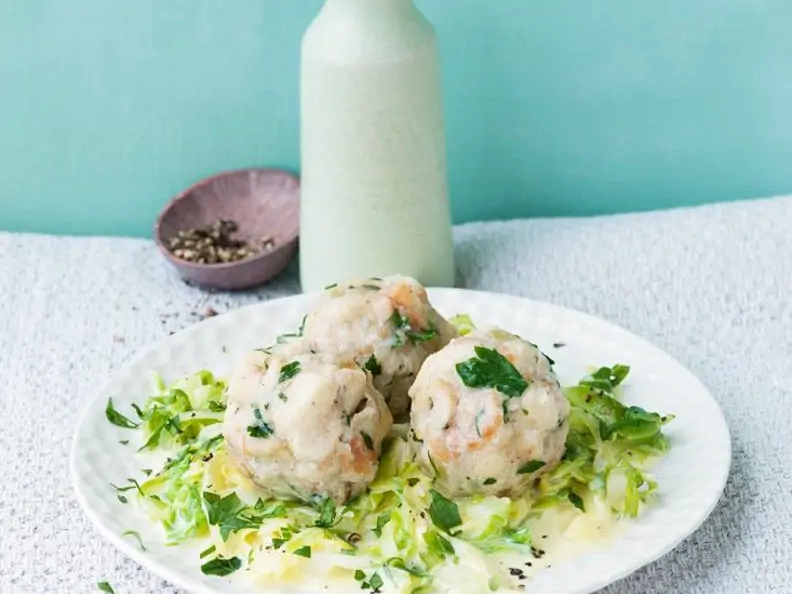 Semmelknödel mit Kohlgemüse